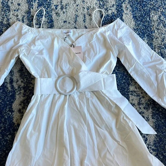 superdown Leia Off Shoulder Dress in White XS - Picture 5 of 11